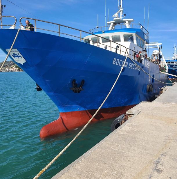 reti da pesca e pescatore crostacei